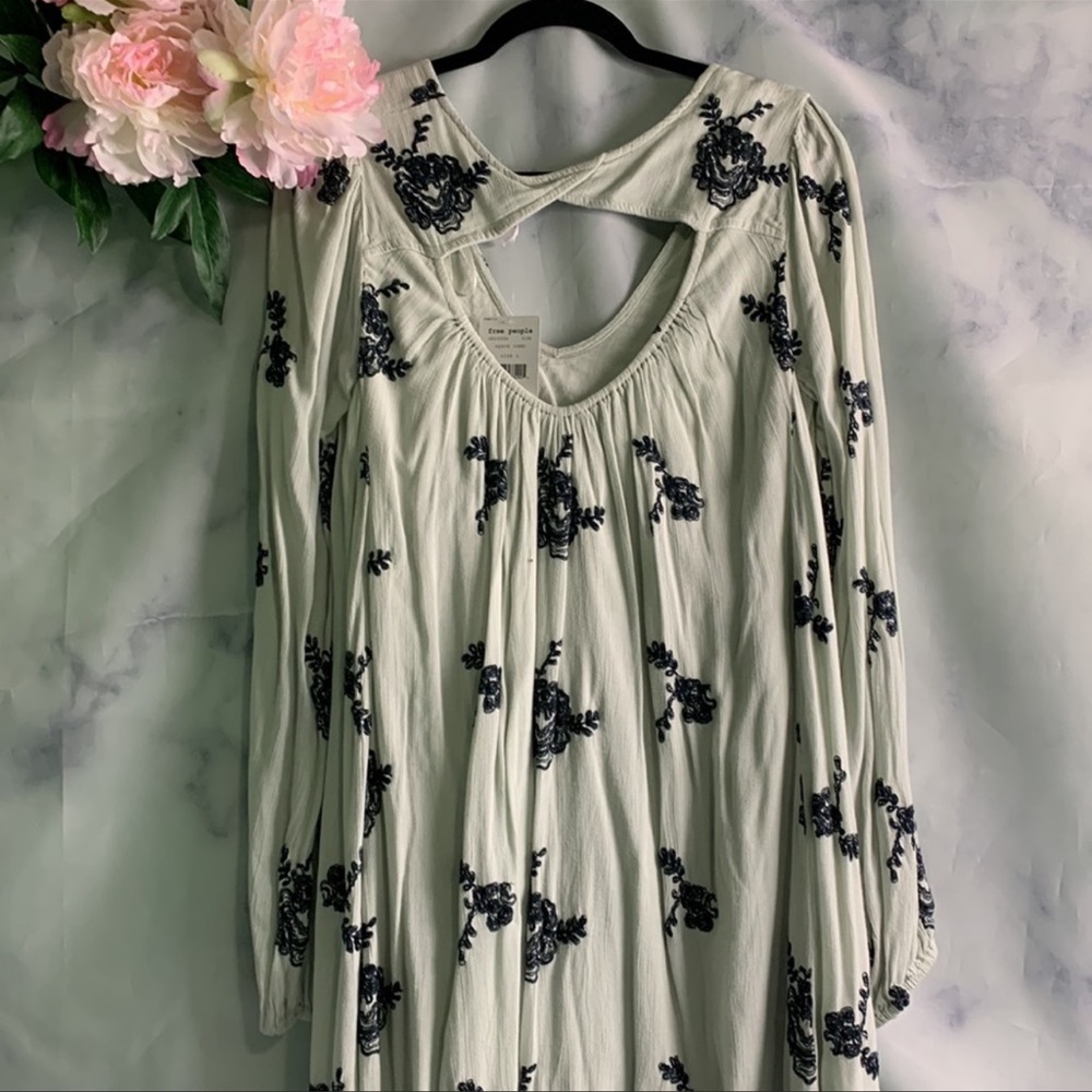 Free People Light Blue and Navy Floral Long Sleeve Flowy Tunic Blouse Top Size L